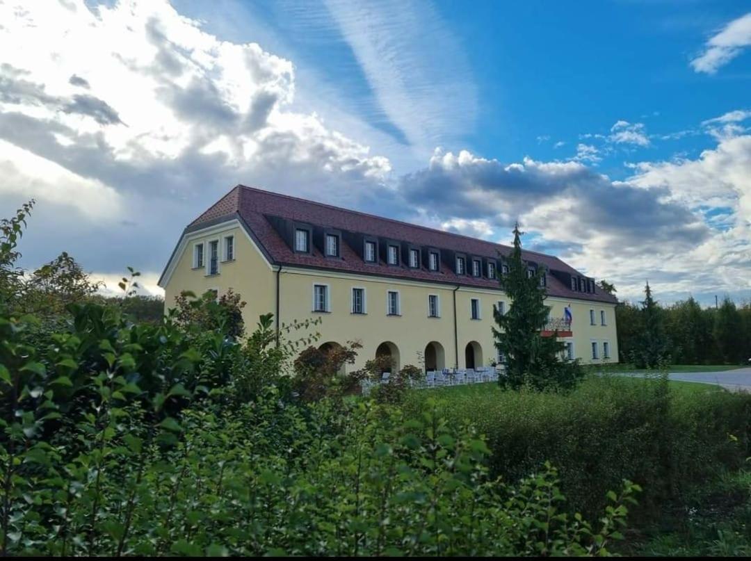 Hotel Dvorac Jurjevec Lekenik Zewnętrze zdjęcie